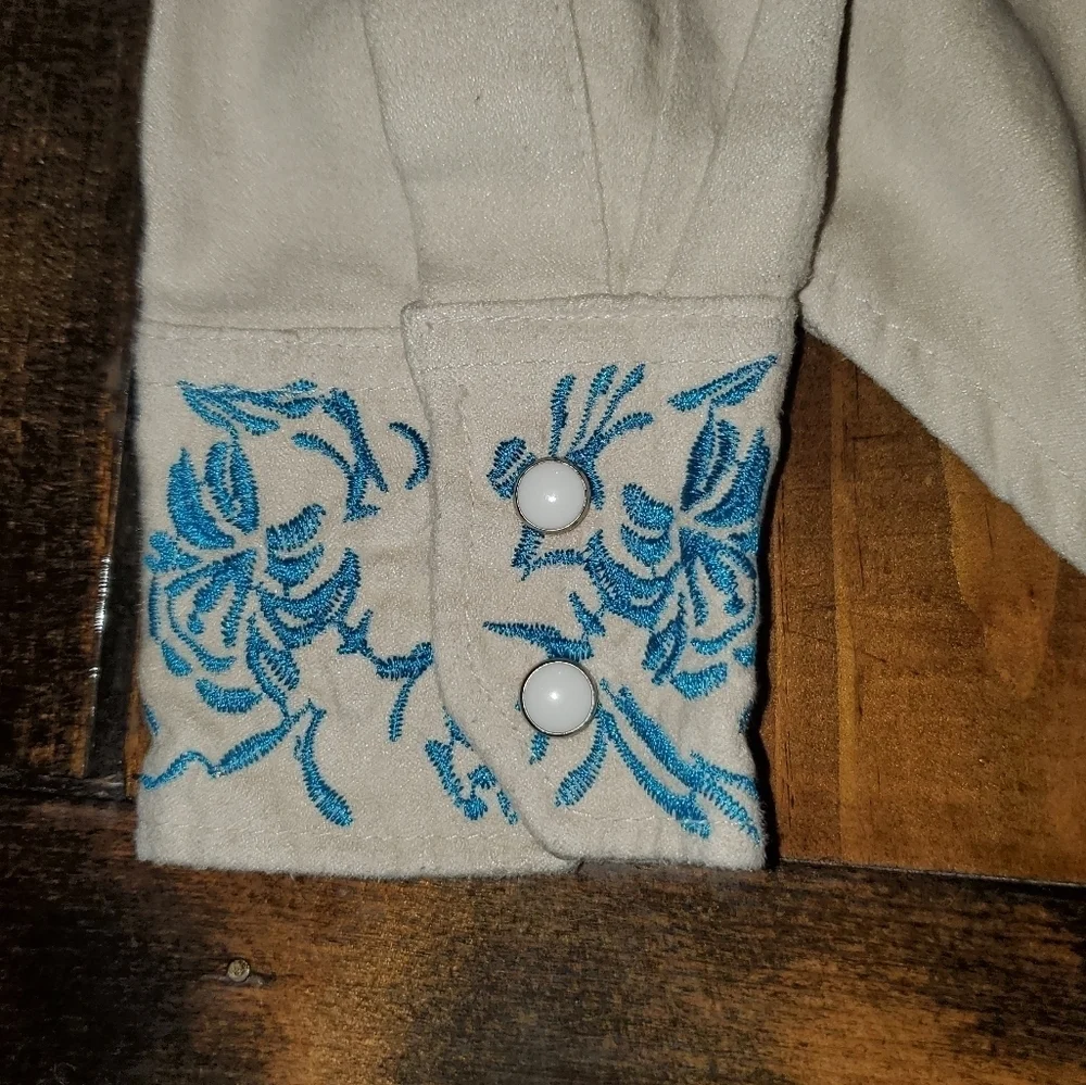 Western Rodeo Cowgirl Button-Down Long-Sleeve Shirt - Small - Picture 2 of 11